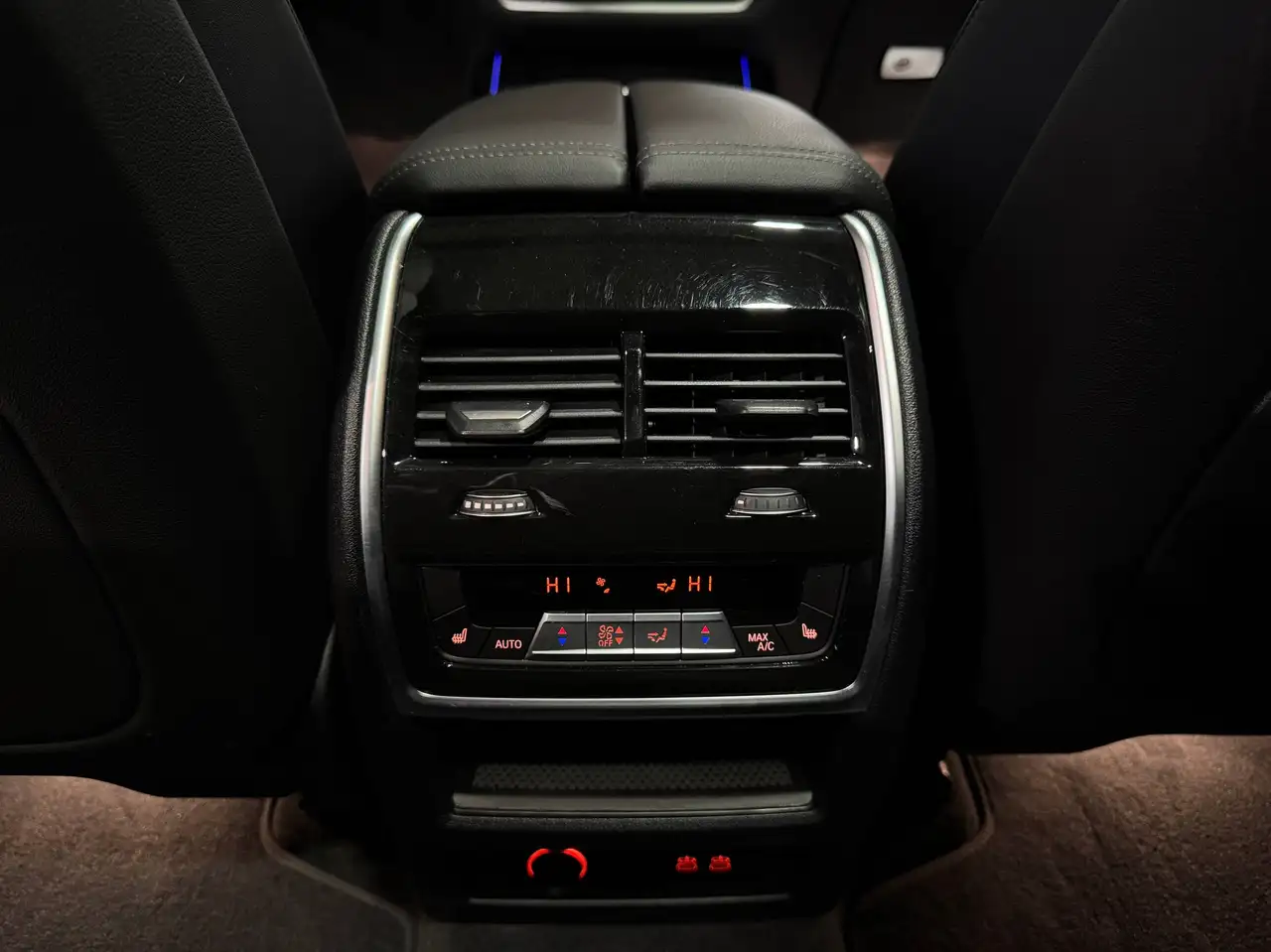 BMW X7 - Image 11