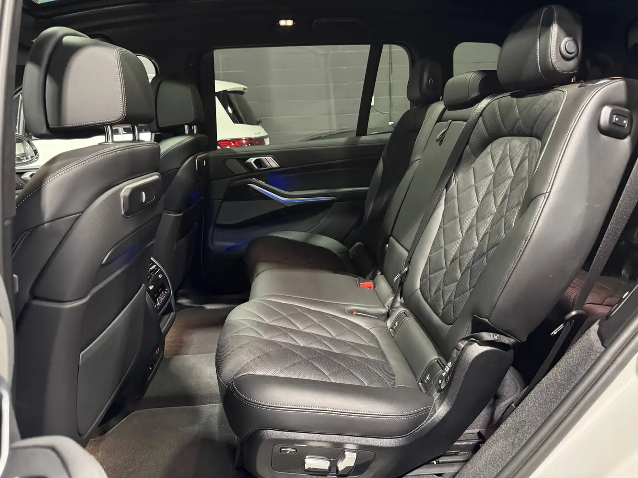 BMW X7 - Image 10