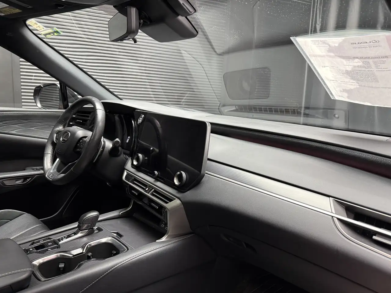 Lexus RX - Image 15