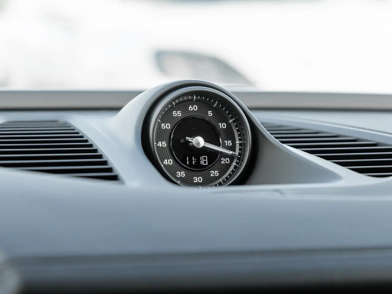 Porsche Macan - Image 29