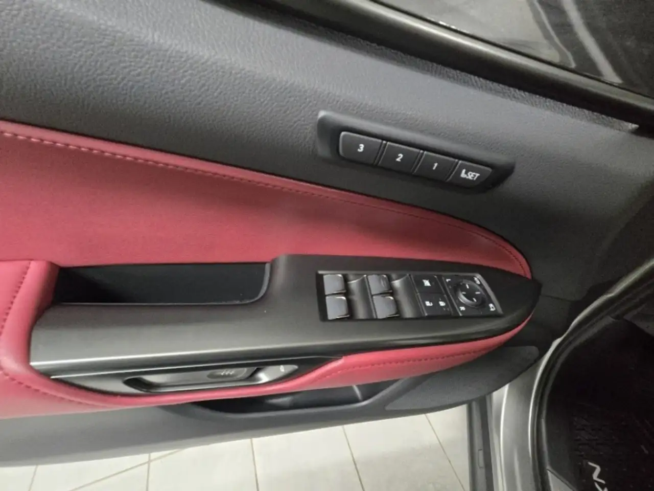 Lexus NX 350 - Image 11