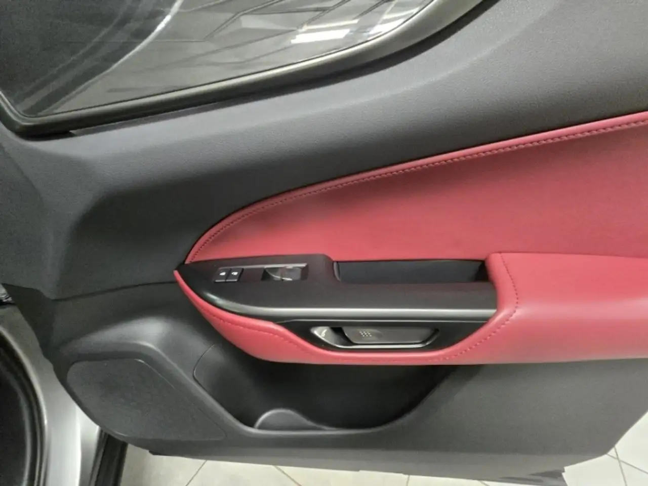 Lexus NX 350 - Image 16