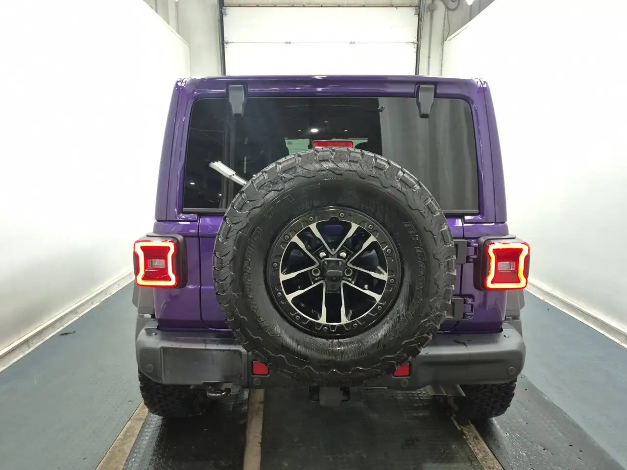 Jeep Wrangler - Image 13