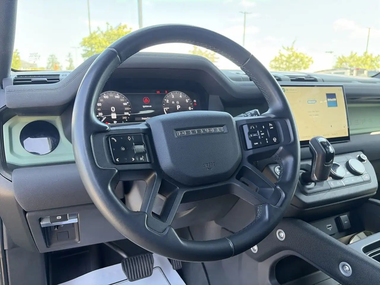Land Rover Defender - Image 22