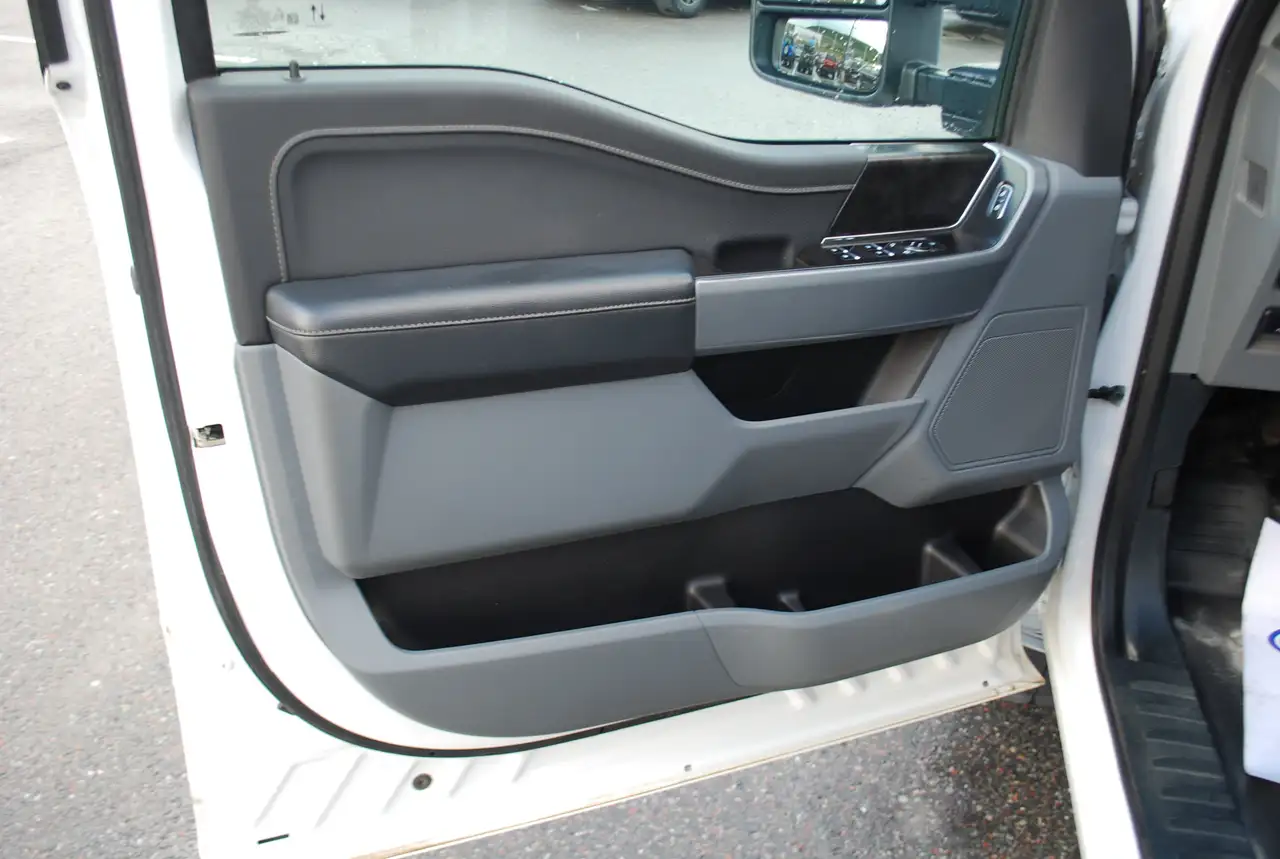 Ford F-150 - Image 11