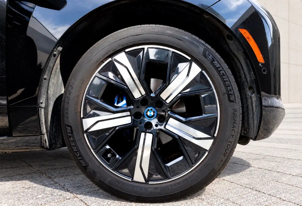 BMW iX - Image 15
