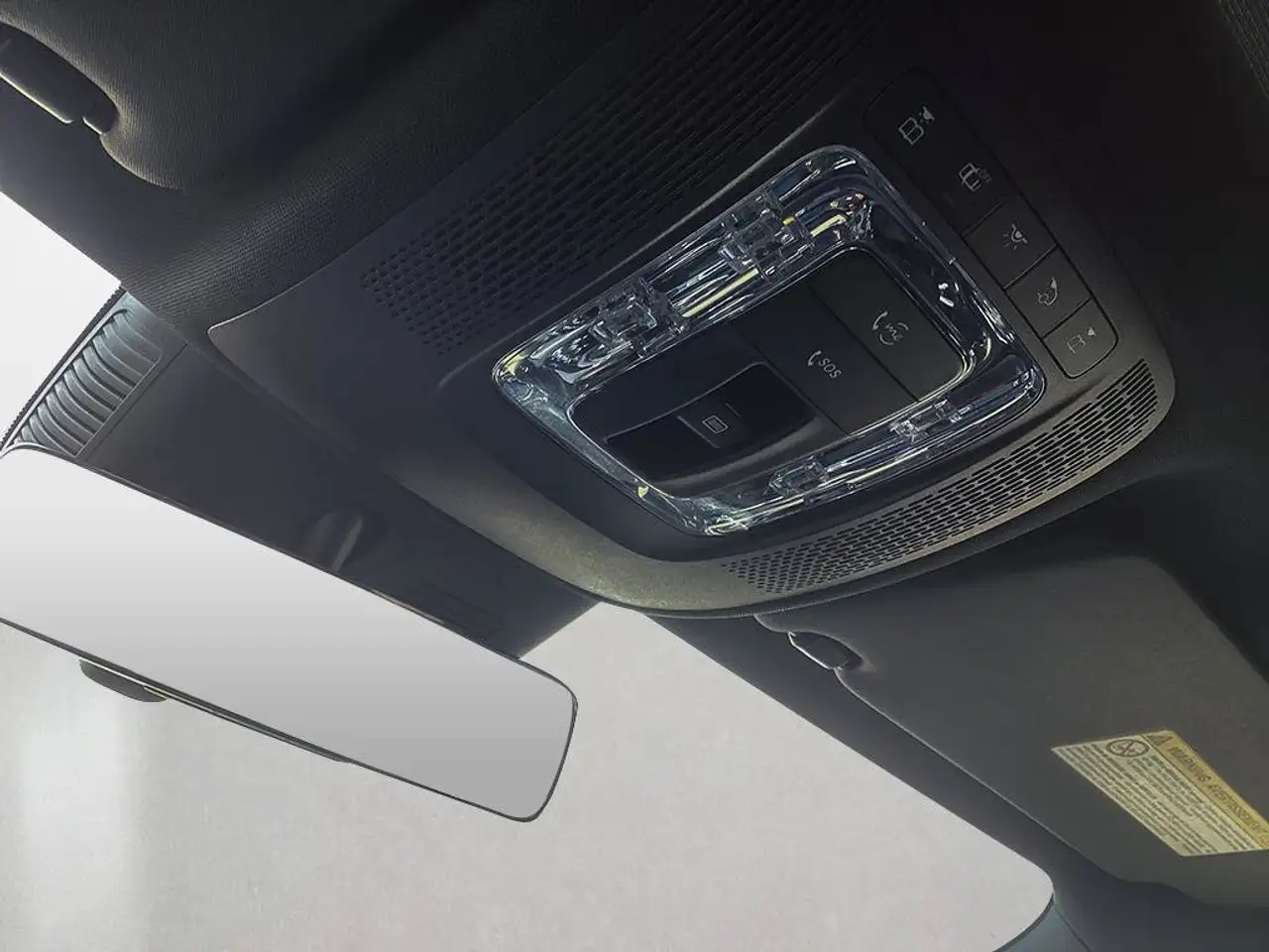 Mercedes-Benz GLA - Image 24