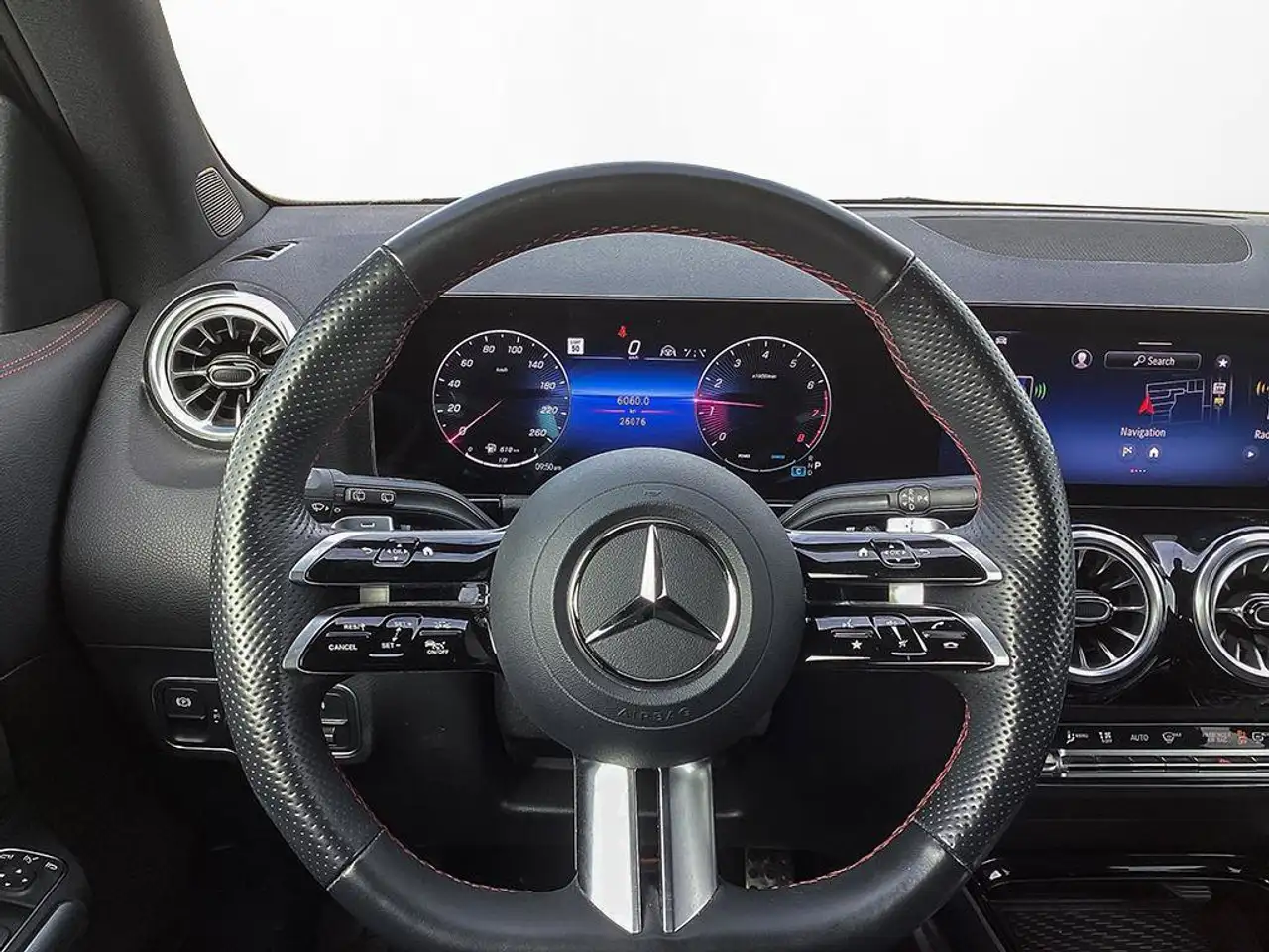 Mercedes-Benz GLA - Image 17