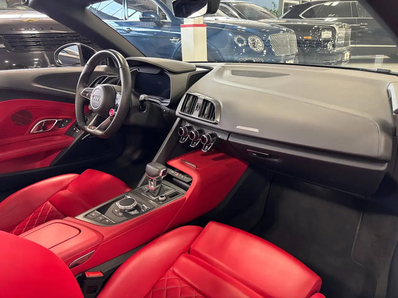 Audi R8 - Image 22
