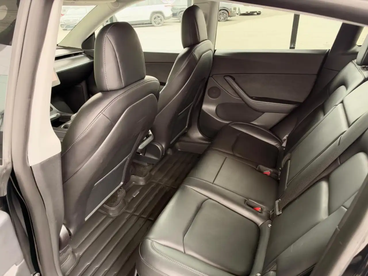 Tesla Model Y - Image 15