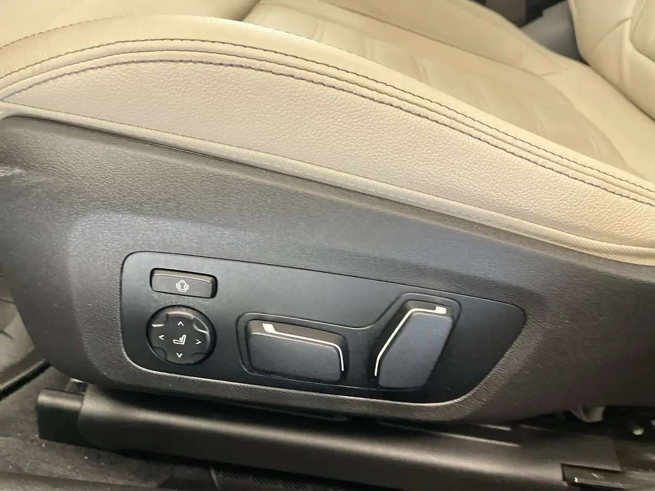 BMW 3 Series - Image 20