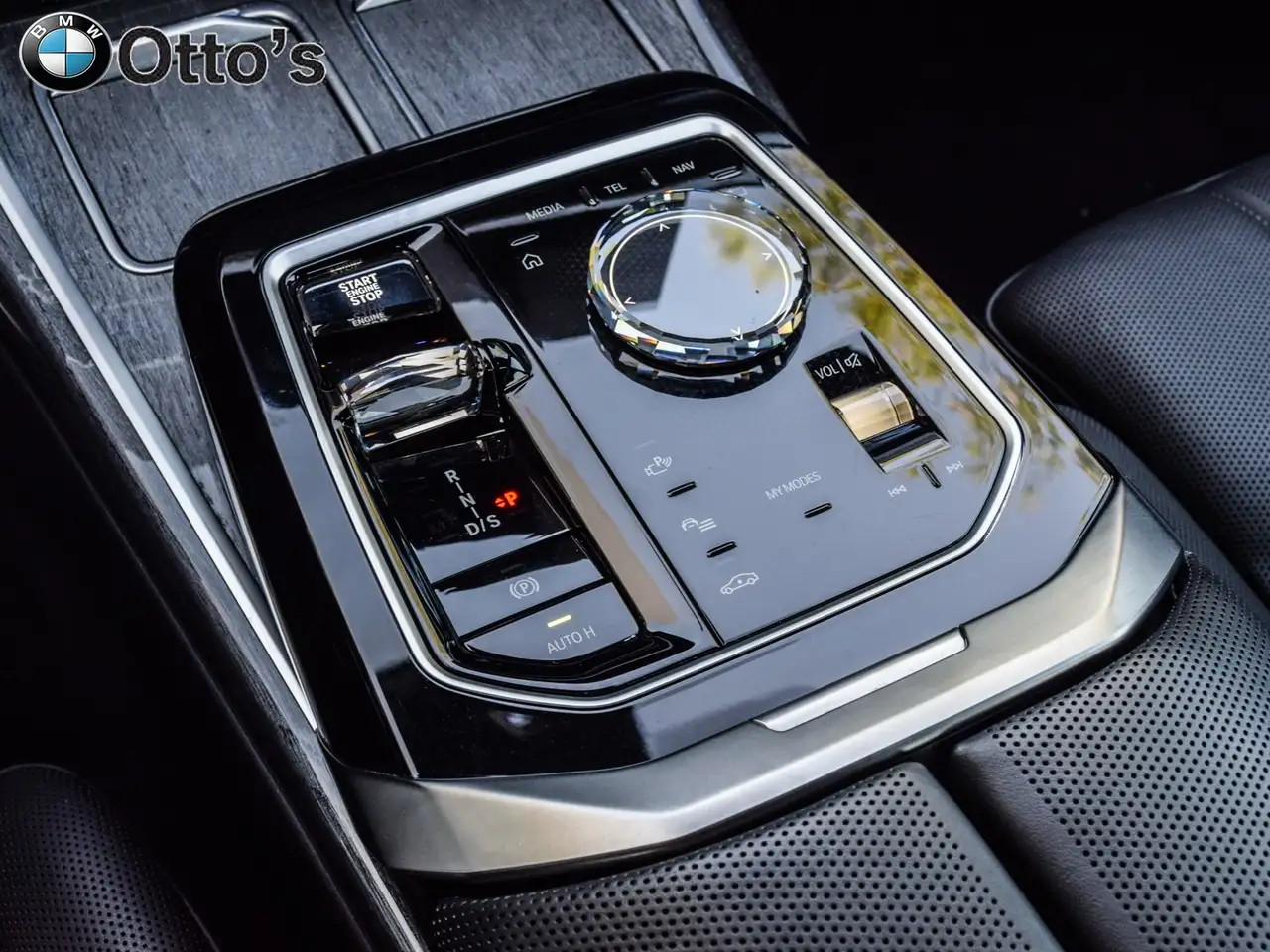 BMW 7 Series - Image 29