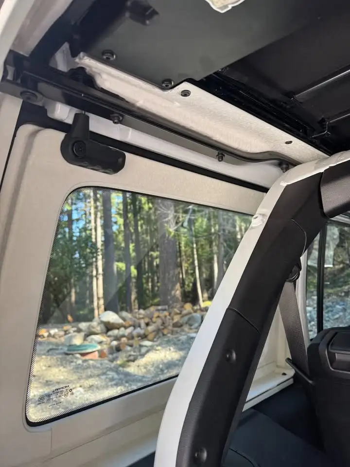 Jeep Wrangler - Image 11