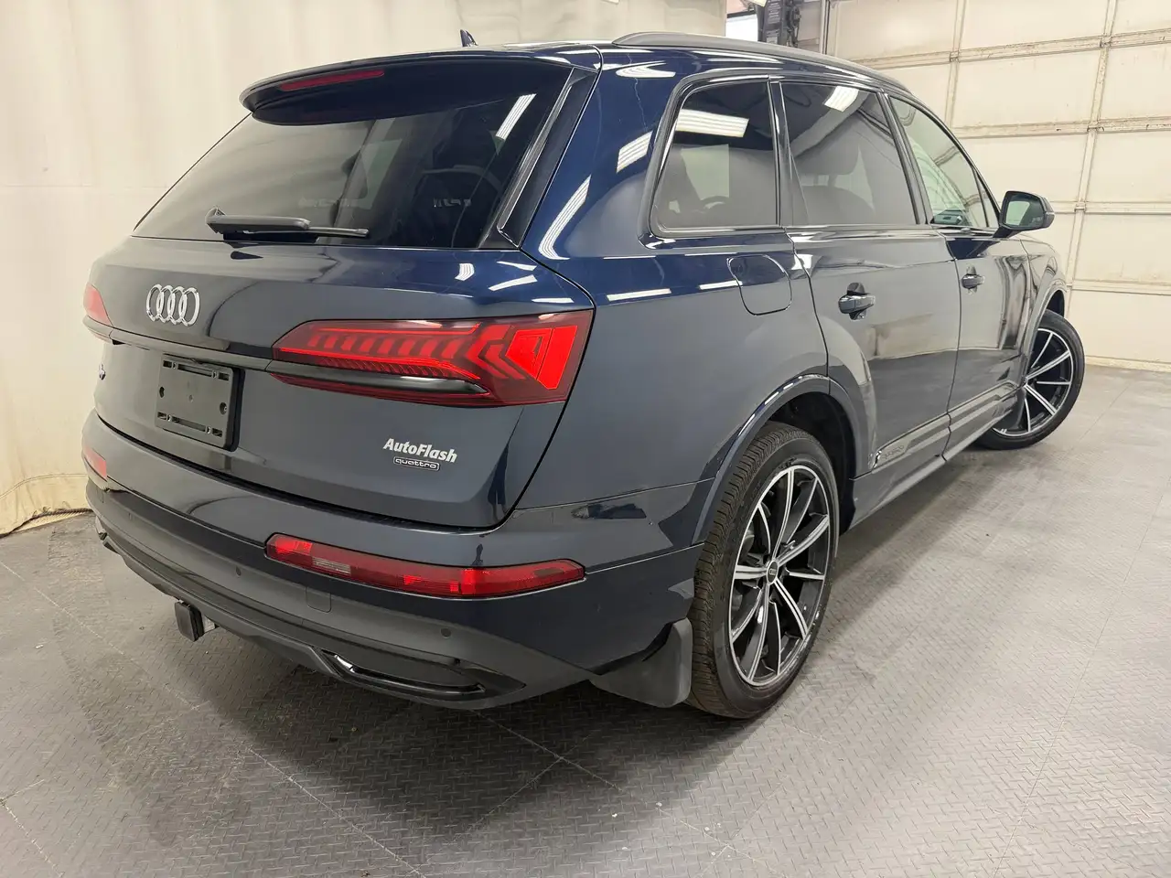 Audi Q7 - Image 10