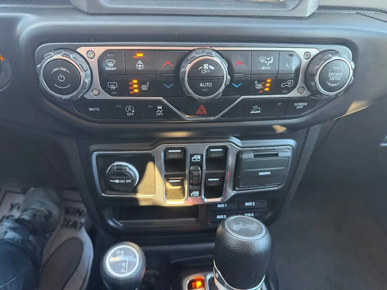 Jeep Wrangler - Image 22