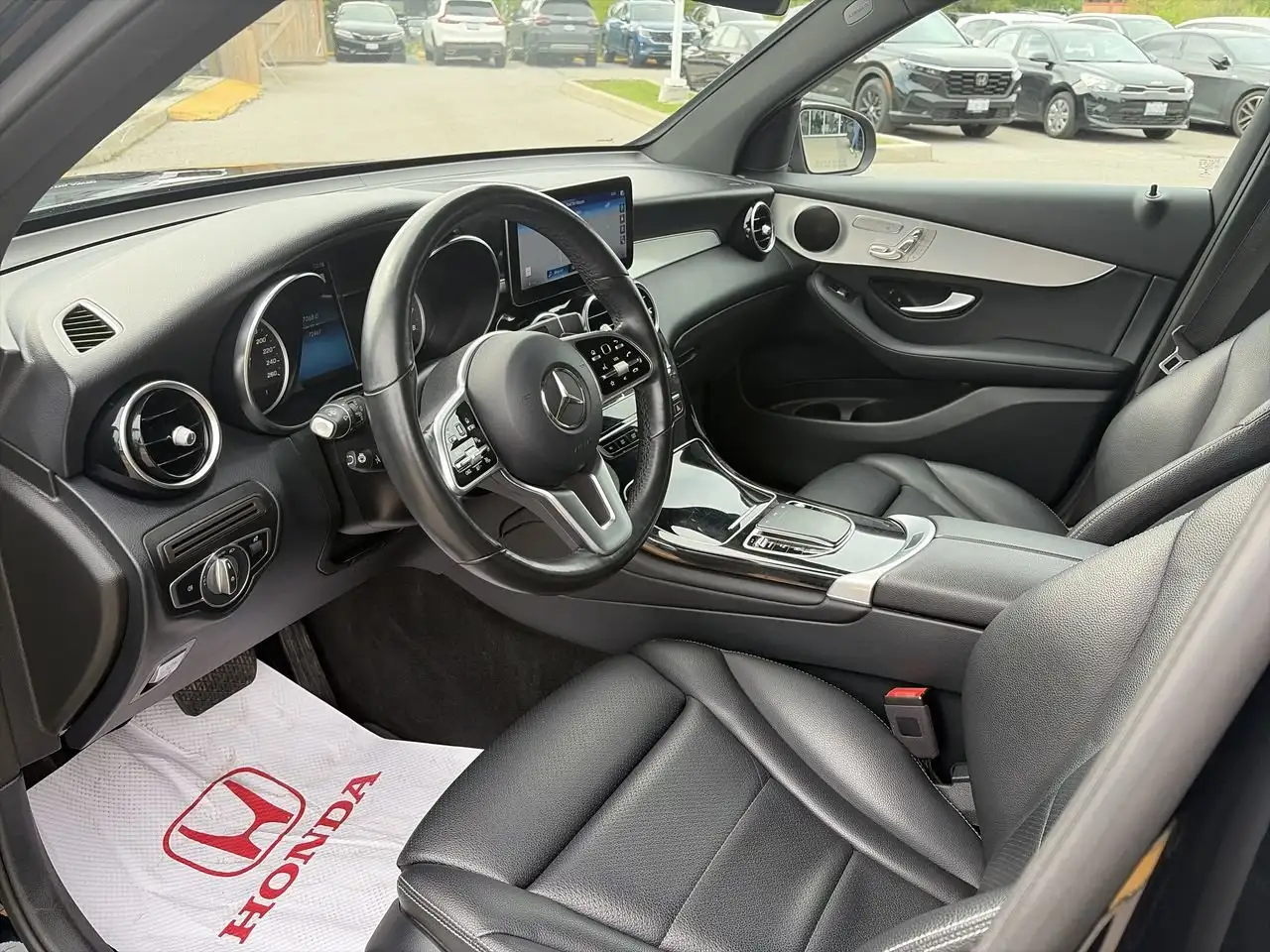 Mercedes-Benz GLC - Image 29
