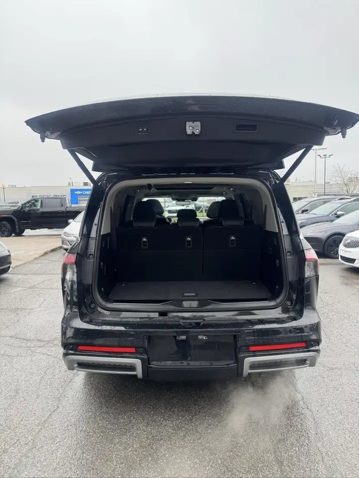 Infiniti QX80 - Image 19