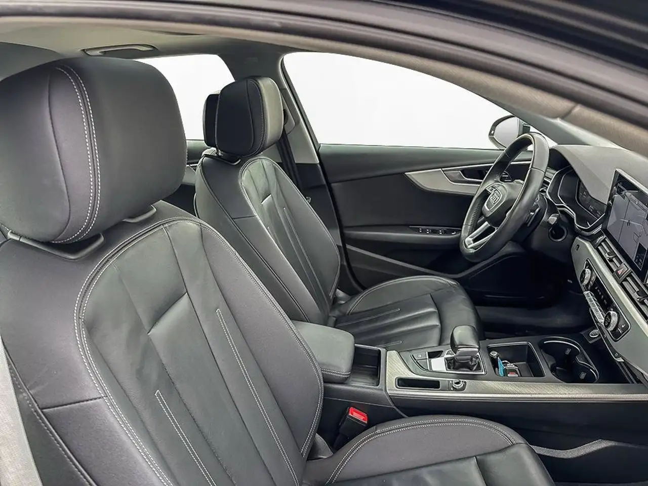 Audi A4 - Image 26