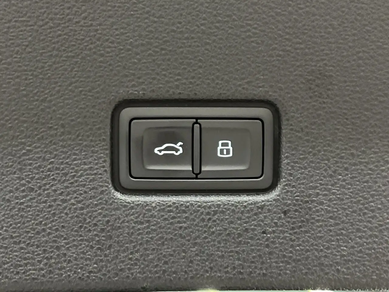 Audi Q8 - Image 30