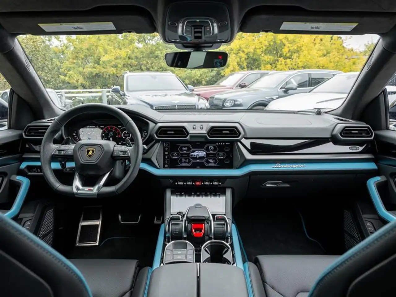 Lamborghini Urus - Image 36