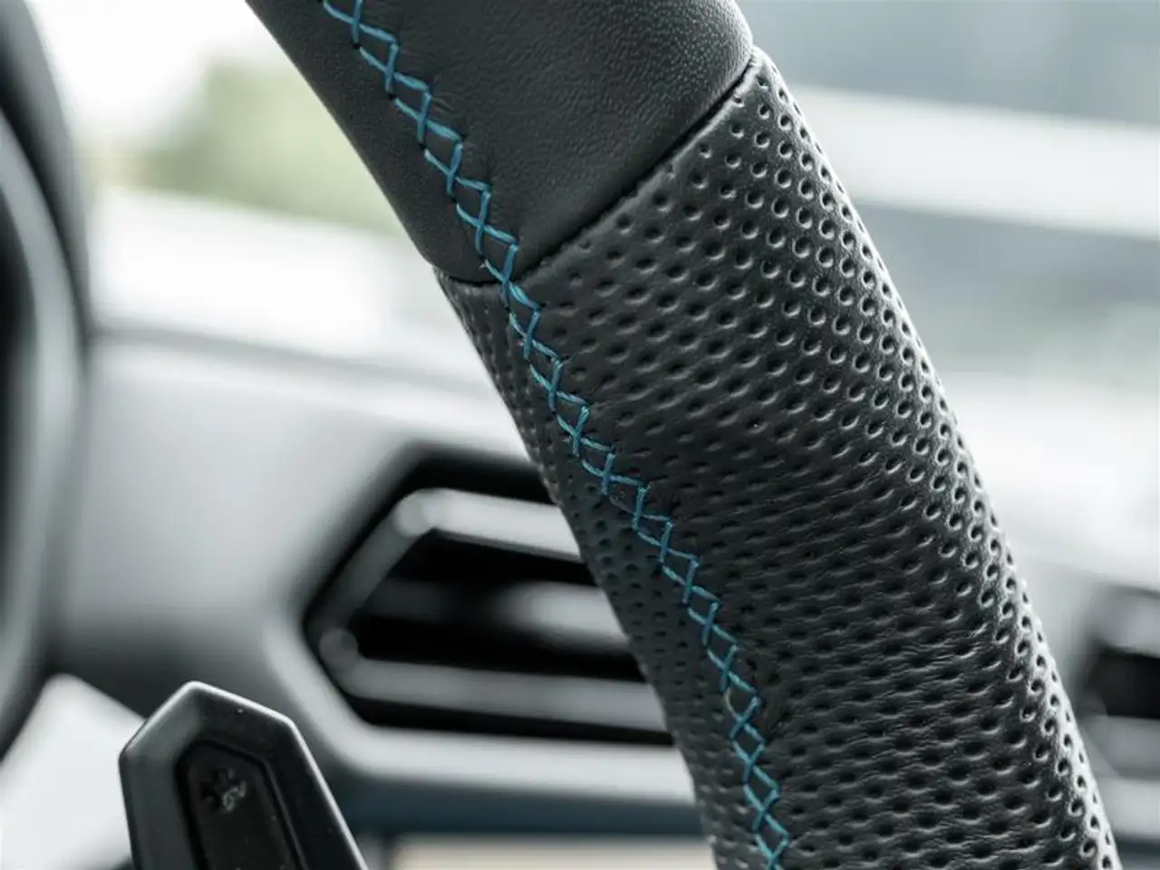 Lamborghini Urus - Image 13