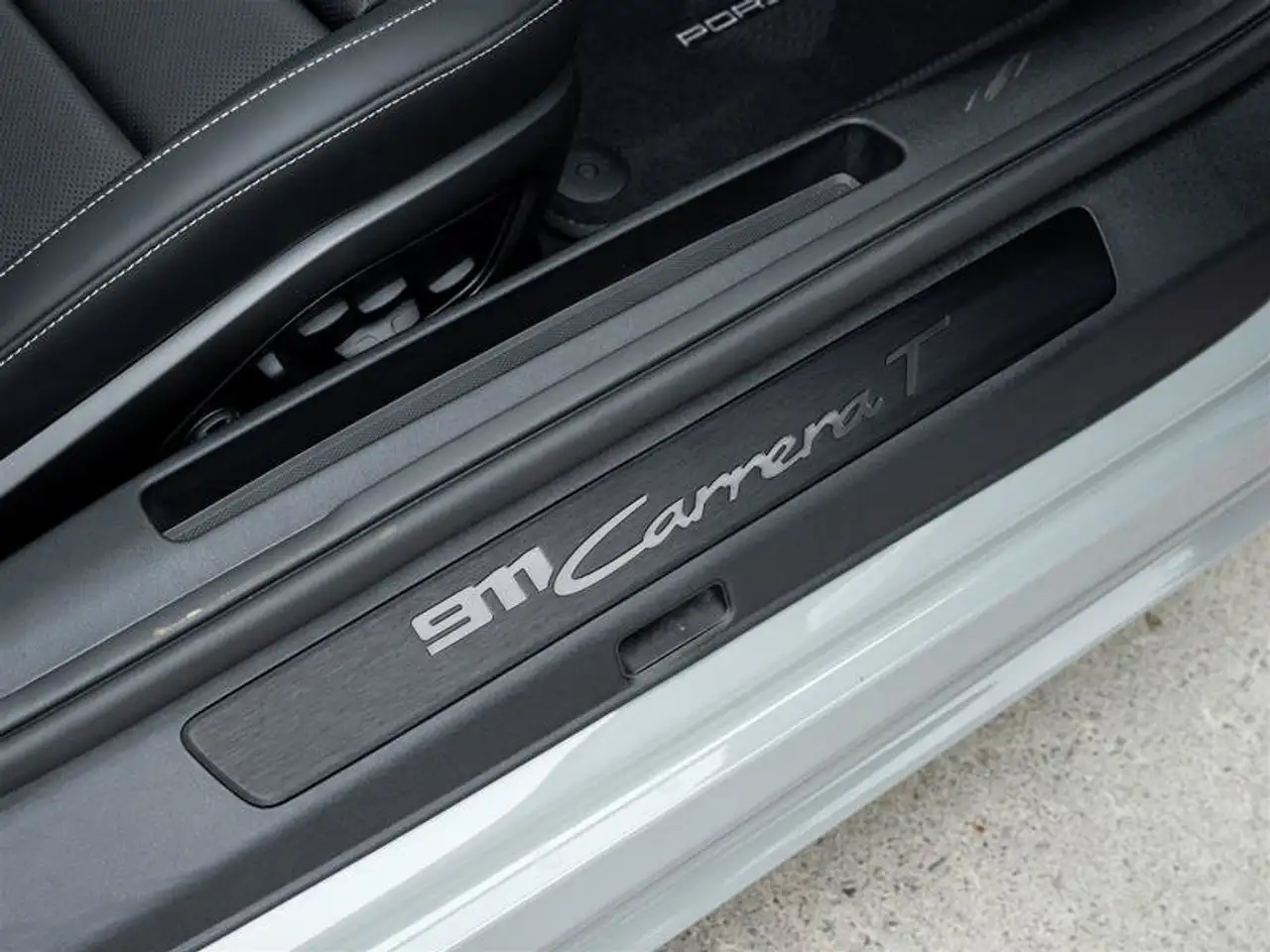 Porsche 911 - Image 49