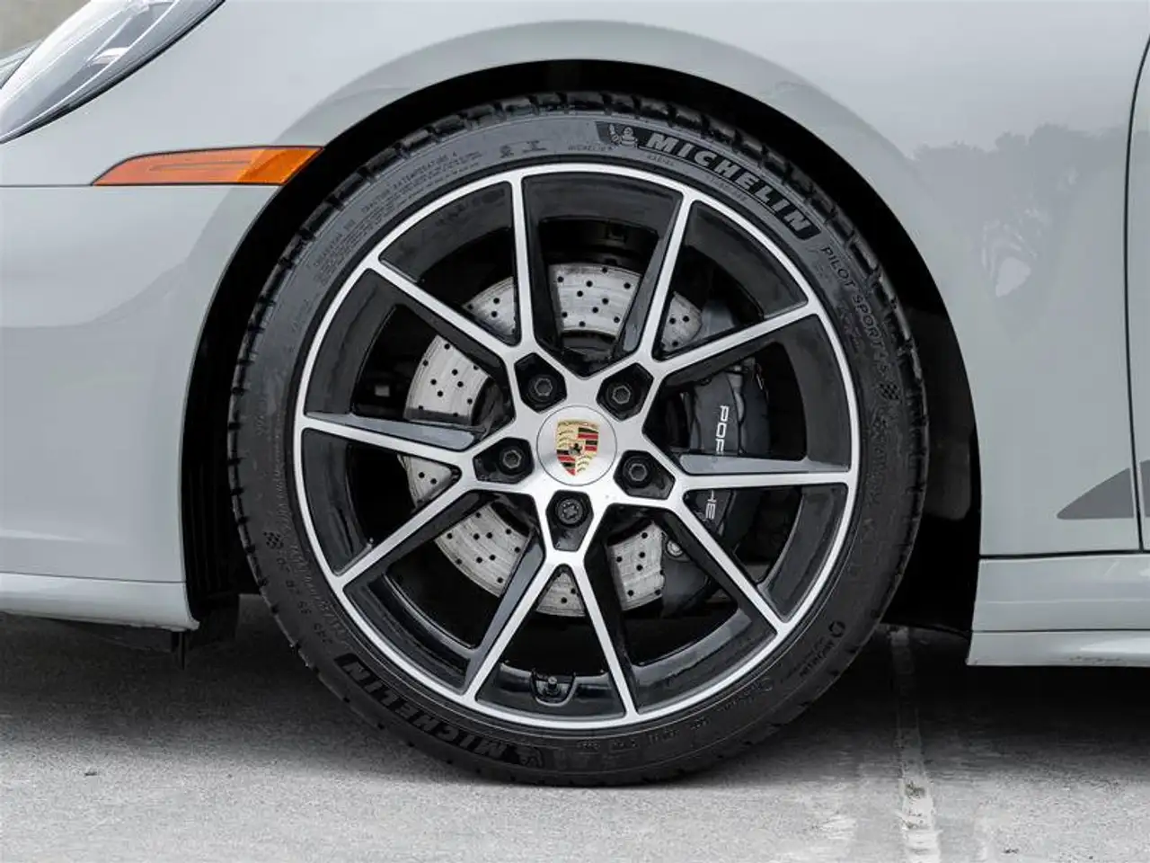 Porsche 911 - Image 16