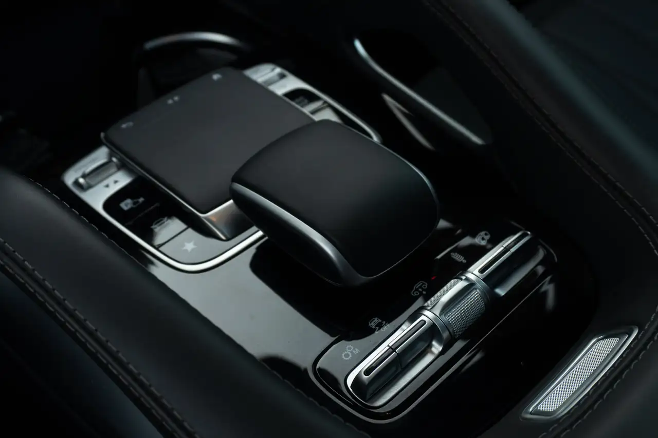 Mercedes-Benz GLE - Image 26