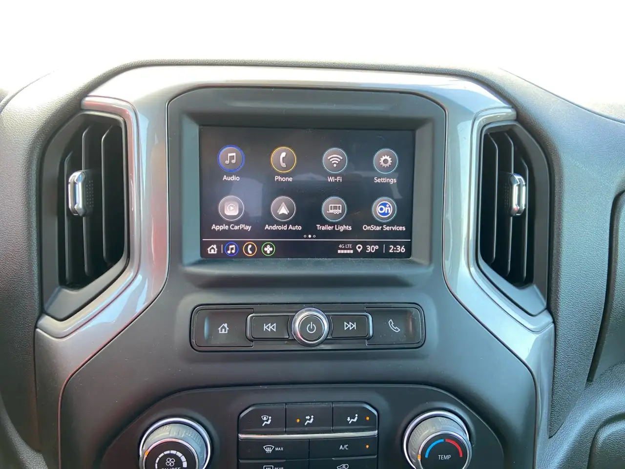 Chevrolet Silverado 1500 - Image 20