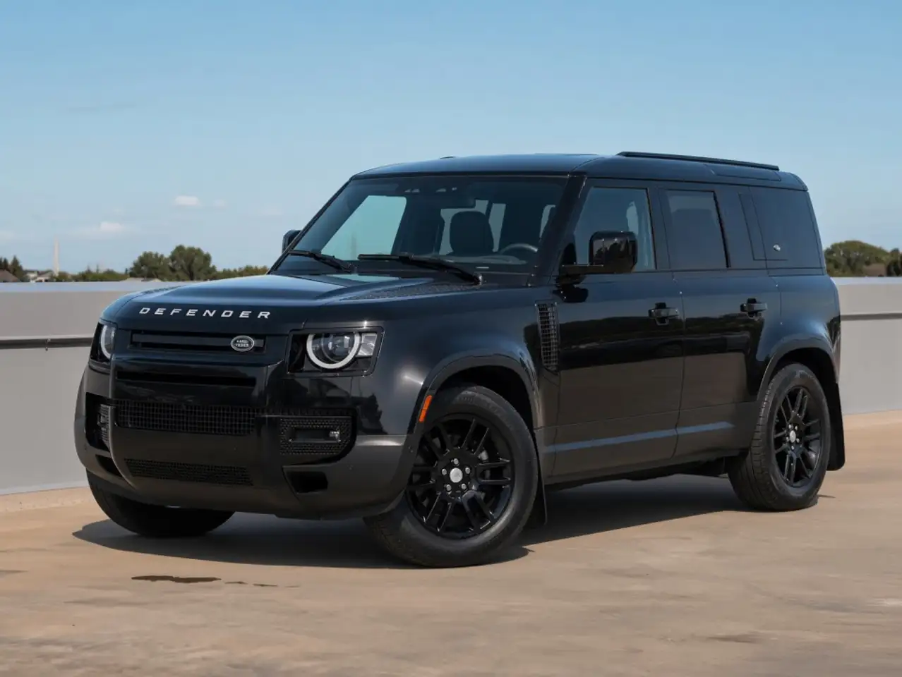 Land Rover Defender - Image 1