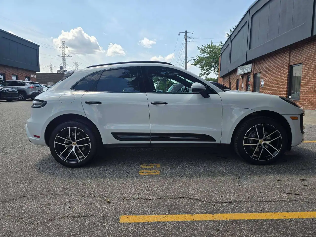 Porsche Macan - Image 6