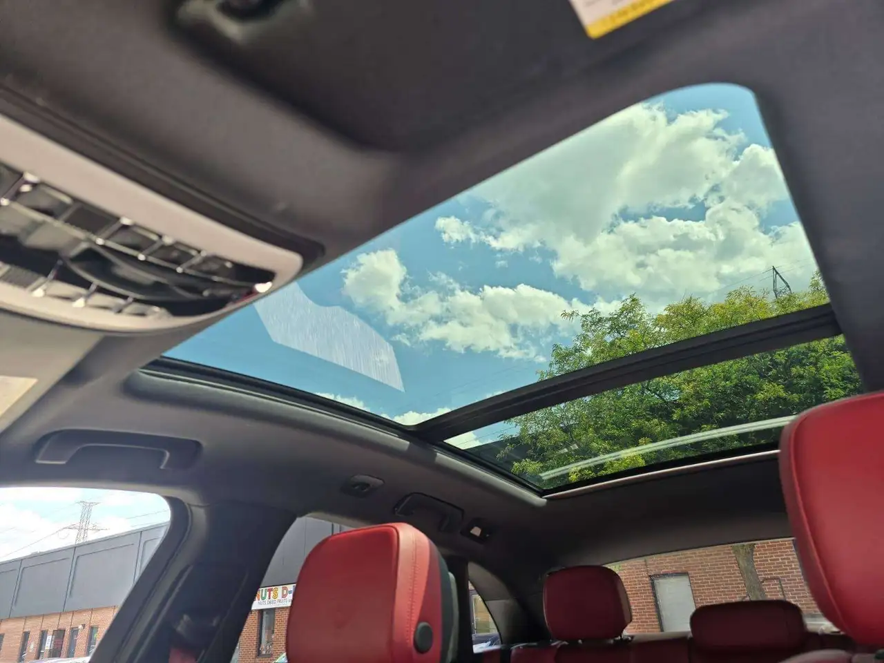 Porsche Macan - Image 16