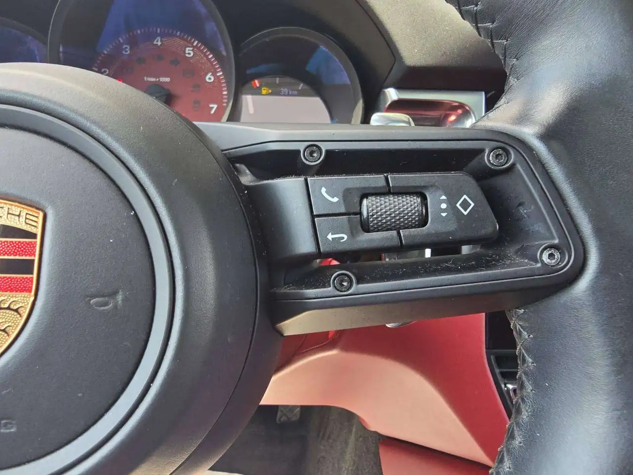 Porsche Macan - Image 13