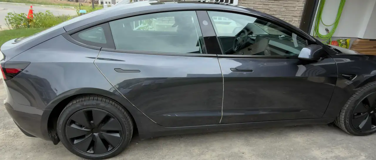 Tesla Model 3 - Image 10