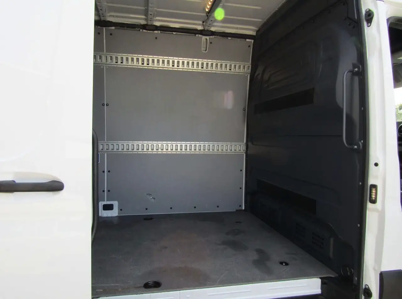 Mercedes-Benz Sprinter - Image 9