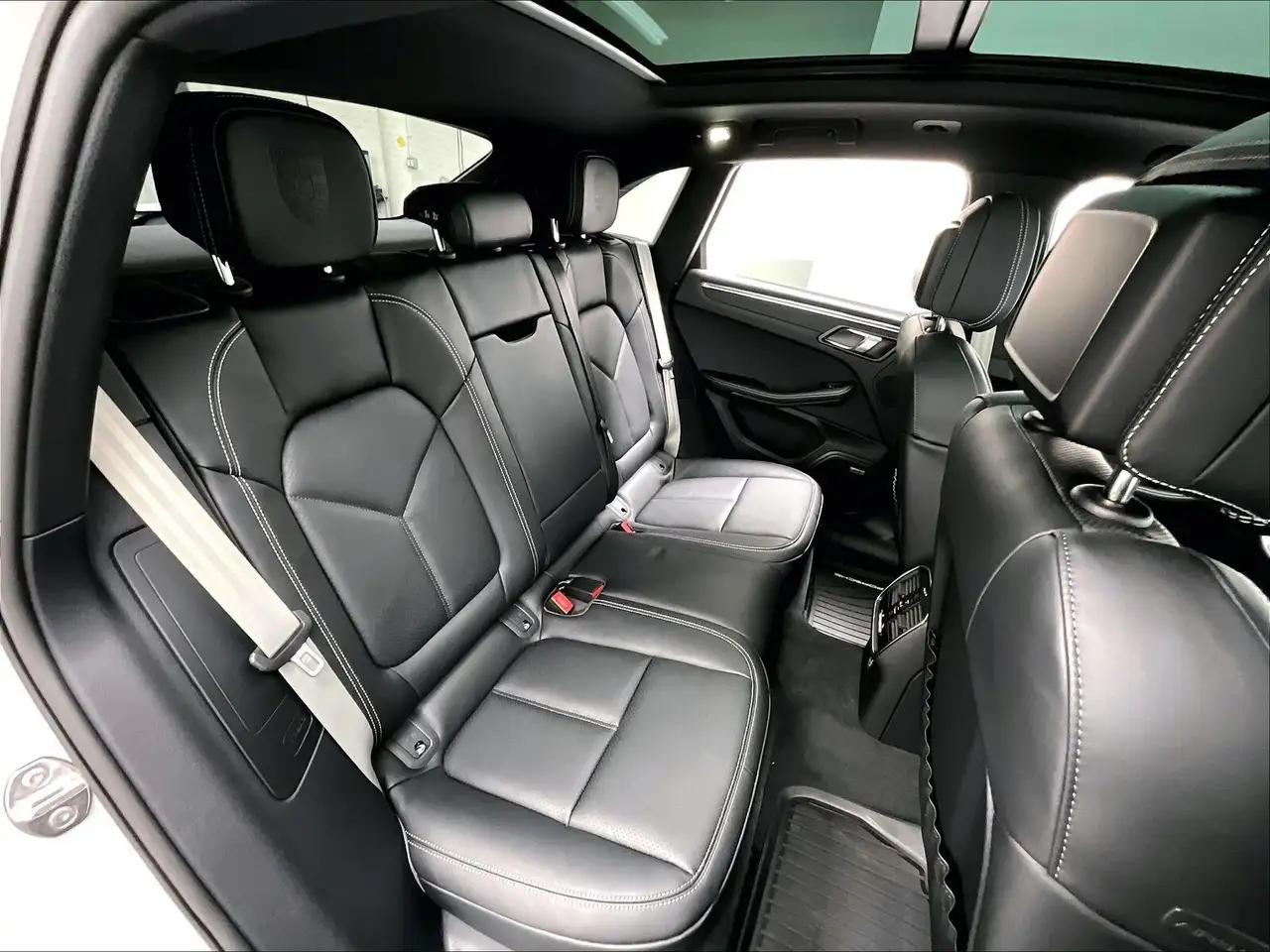 Porsche Macan - Image 16