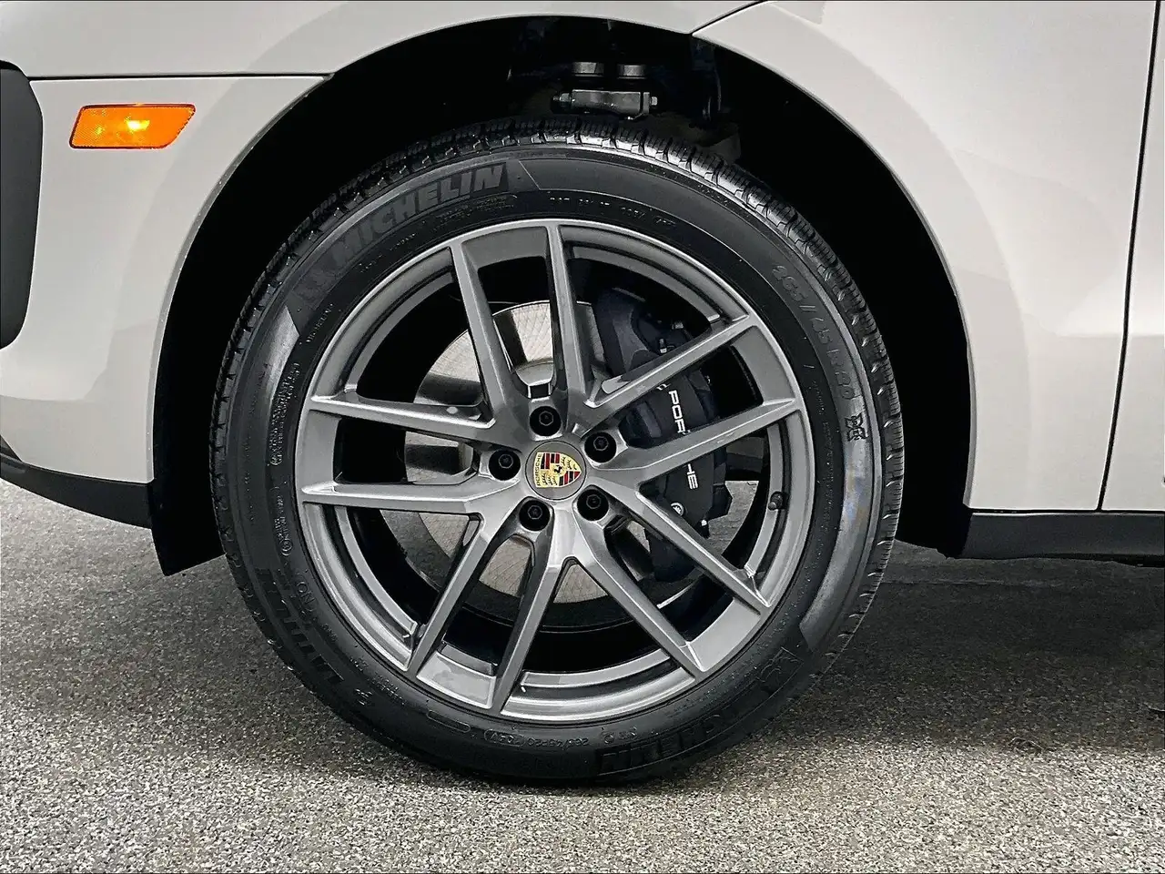 Porsche Macan - Image 37