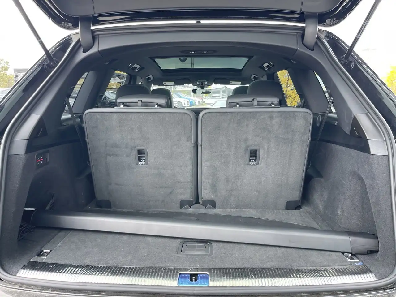 Audi Q7 - Image 33