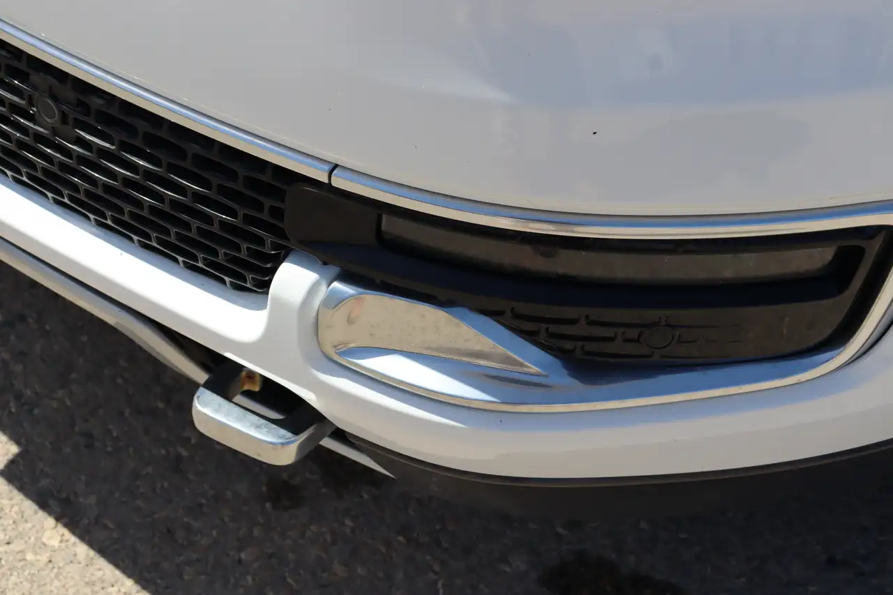 Jeep Wagoneer - Image 16
