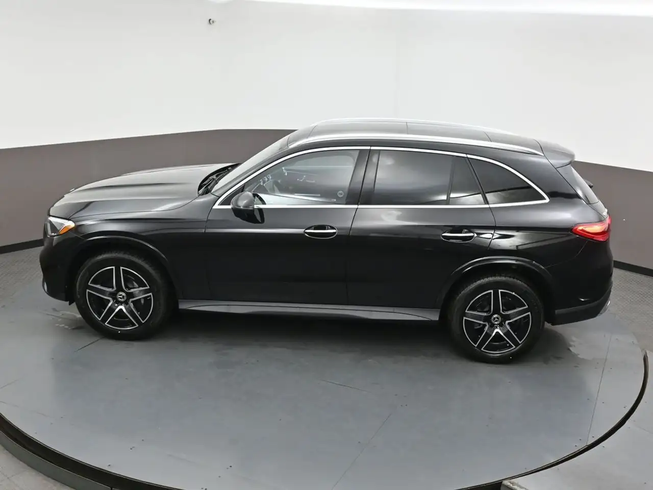 Mercedes-Benz GLC - Image 41