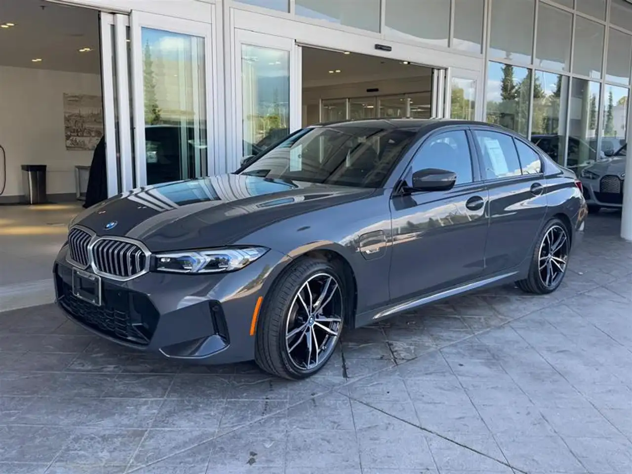 BMW 3 Series - Image 3