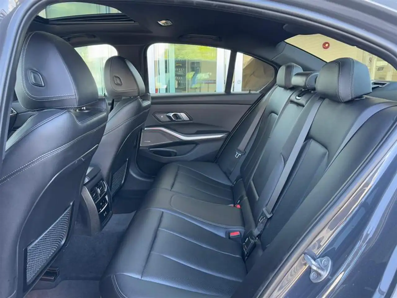 BMW 3 Series - Image 13