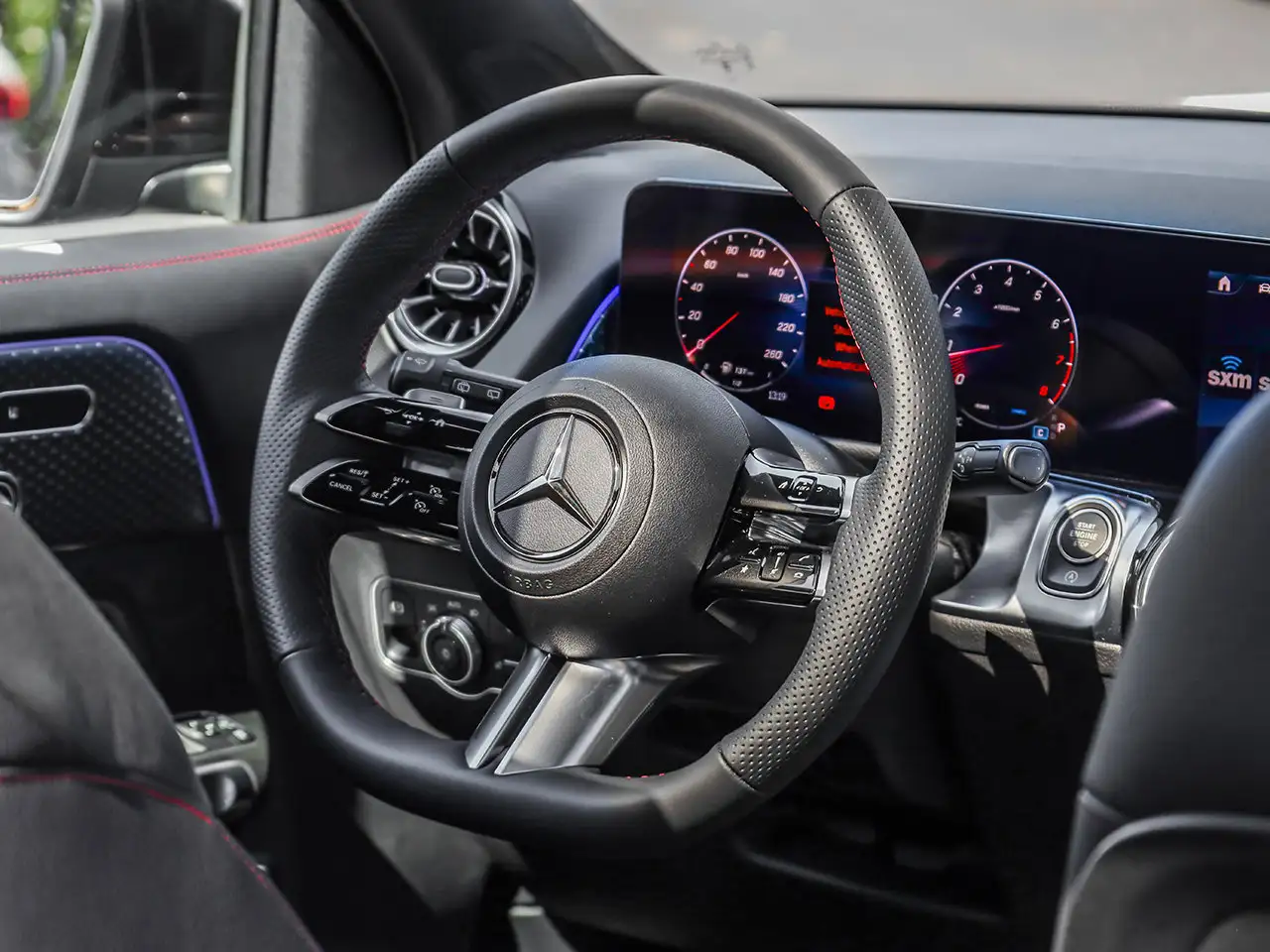 Mercedes-Benz GLB - Image 17