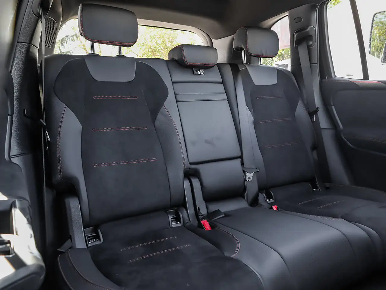 Mercedes-Benz GLB - Image 15