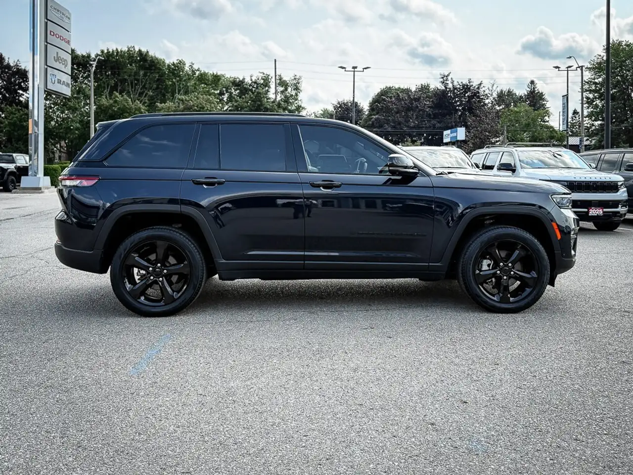 Jeep Grand Cherokee - Image 4