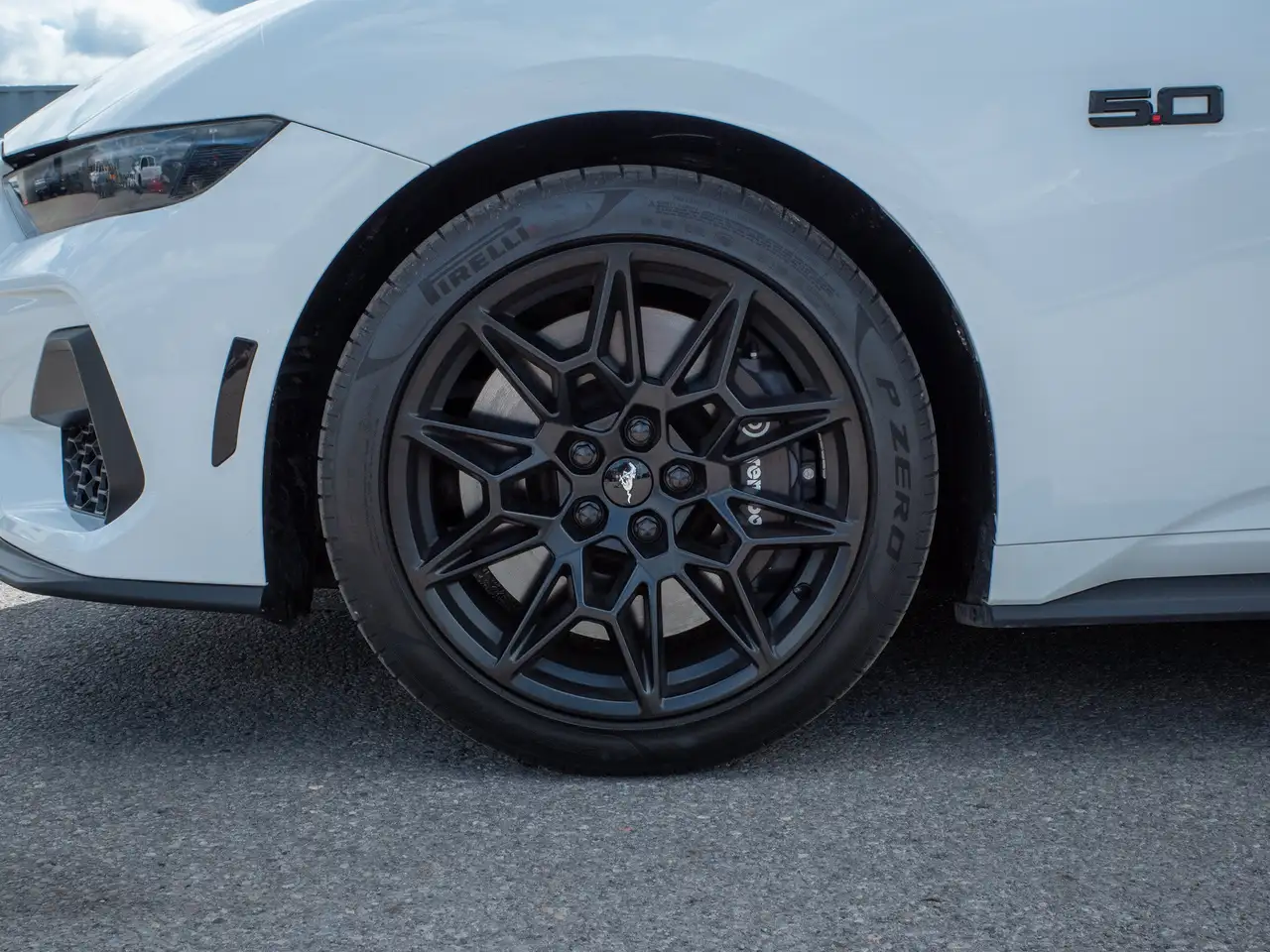 Ford Mustang - Image 12