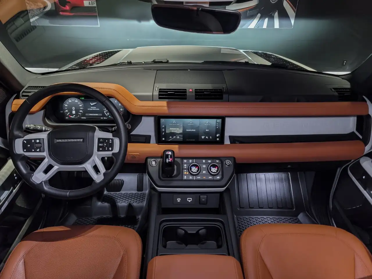 Land Rover Defender - Image 17