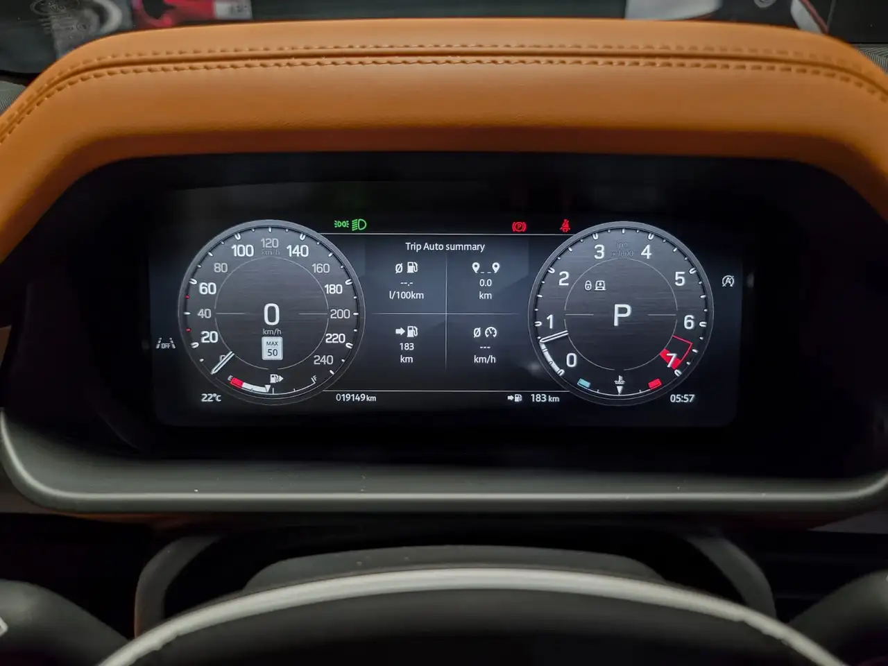 Land Rover Defender - Image 13