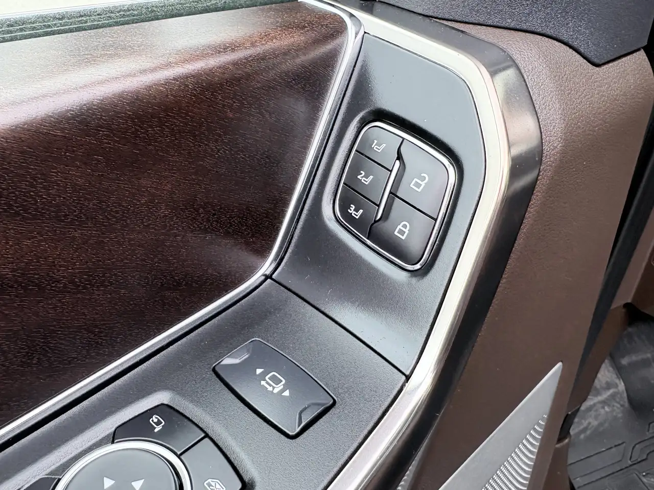 Ford F-150 - Image 11