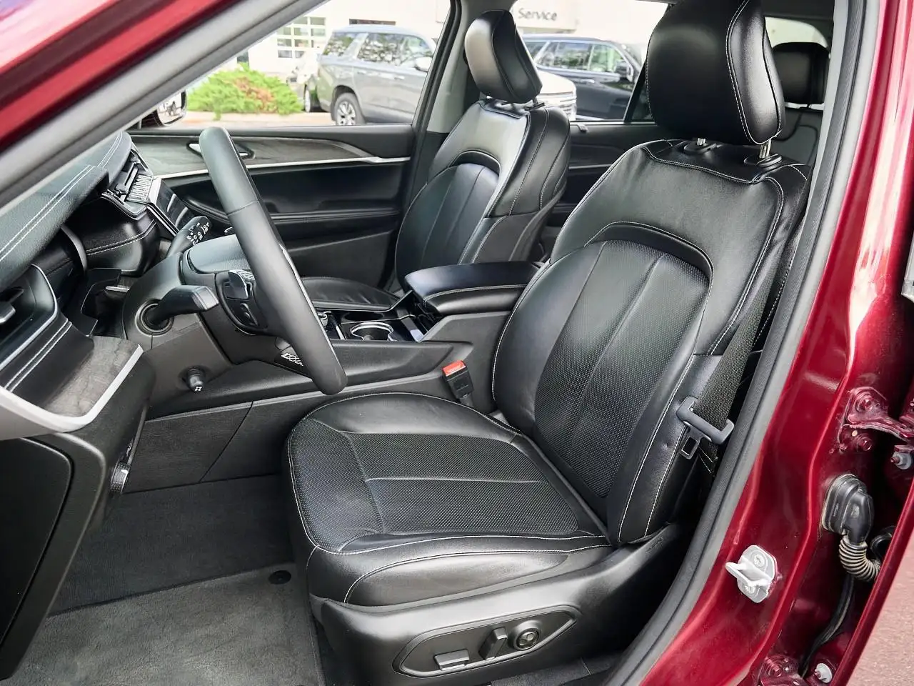Jeep Grand Cherokee - Image 16